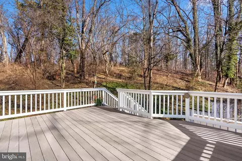 Exterior - 1317 Merrie Ridge Rd, Mclean, VA 22101 photo 3 of 4