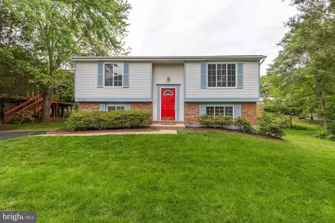 9404 Wrought Iron Ct, Fairfax, VA 22032