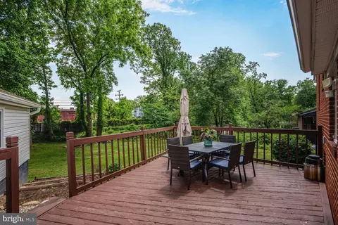 Exterior - 7039 Calamo St, Springfield, VA 22150 photo 5 of 20