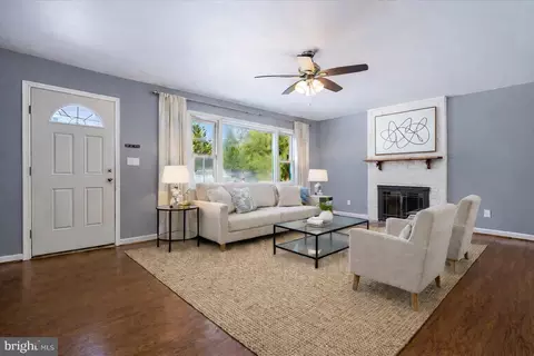Living - 7039 Calamo St, Springfield, VA 22150 photo 1 of 8