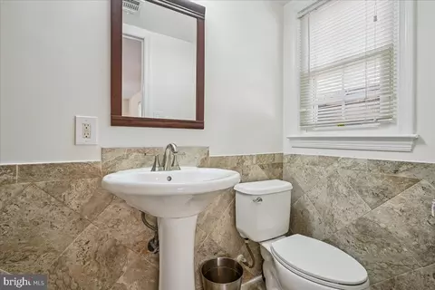 Bath - 7039 Calamo St, Springfield, VA 22150 photo 4 of 4