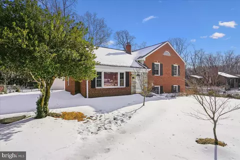 Exterior - 7039 Calamo St, Springfield, VA 22150 photo 15 of 20
