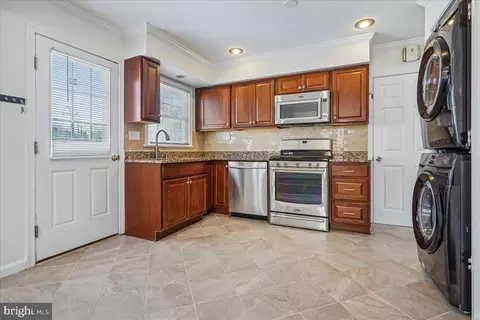 Kitchen - 7039 Calamo St, Springfield, VA 22150 photo 1 of 4