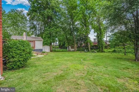 Exterior - 7039 Calamo St, Springfield, VA 22150 photo 13 of 20