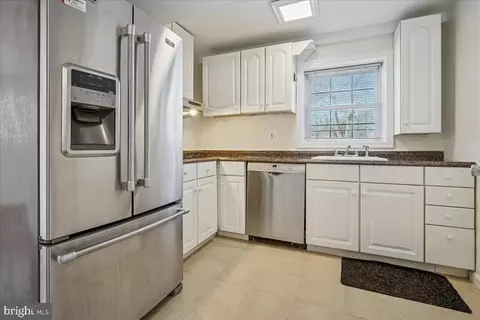 Kitchen - 7039 Calamo St, Springfield, VA 22150 photo 3 of 4