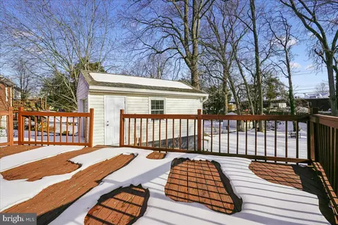 Exterior - 7039 Calamo St, Springfield, VA 22150 photo 4 of 20
