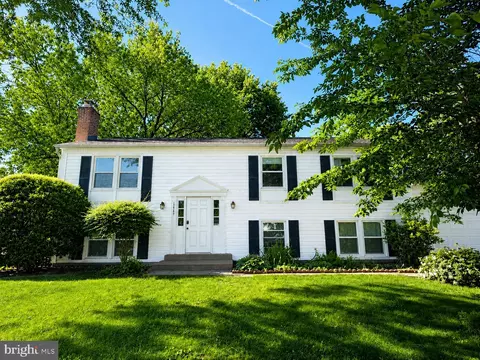 12747 Kinship Dr, Herndon, VA 20171