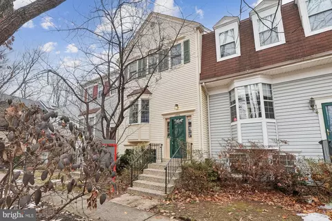 2396 Branleigh Park Ct, Reston, VA 20191