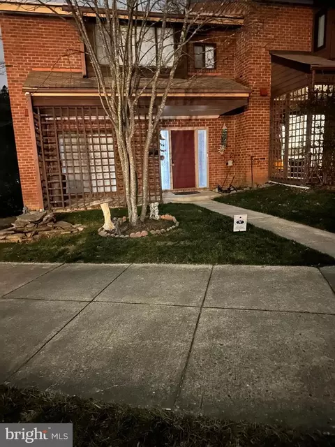 1661 Bachan Ct, Reston, VA 20190