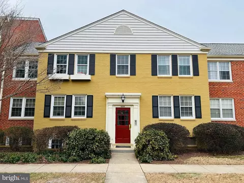6608 E Wakefield Dr #J-1, Alexandria, VA 22307