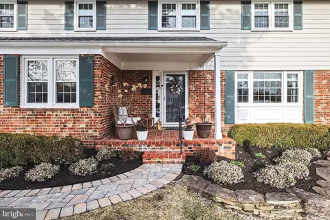 6003 Sherborn Ln, Springfield, VA 22152 photo 2