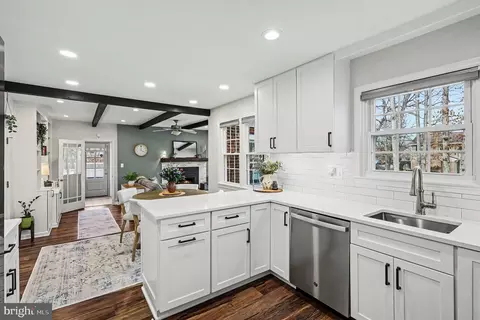 6003 Sherborn Ln, Springfield, VA 22152 photo 17