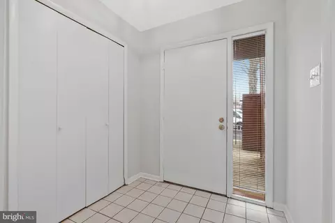 Entry Way - 2005 Wethersfield Ct, Reston, VA 20191 photo 2 of 5