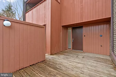 Exterior - 2005 Wethersfield Ct, Reston, VA 20191 photo 8 of 12