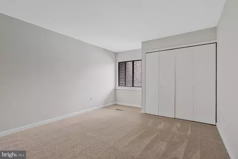 Bedroom - 2005 Wethersfield Ct, Reston, VA 20191 photo 3 of 4