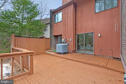 Exterior - 2005 Wethersfield Ct, Reston, VA 20191 photo 11 of 12