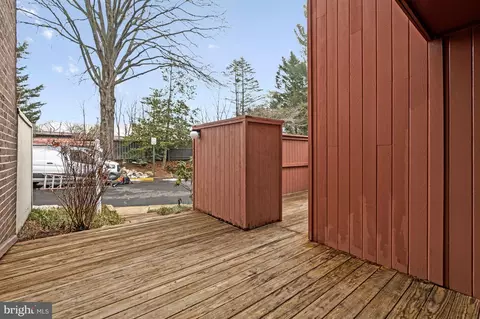 Exterior - 2005 Wethersfield Ct, Reston, VA 20191 photo 6 of 12