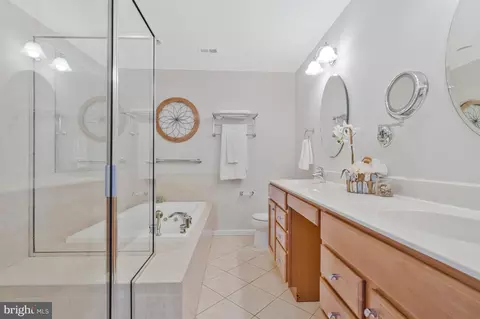 Bath - 2005 Wethersfield Ct, Reston, VA 20191 photo 1 of 4