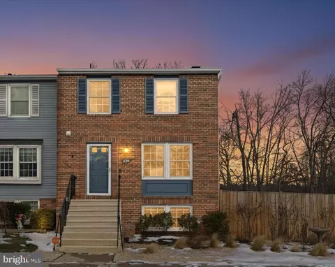 5211 Pleasure Cove Ct, Alexandria, VA 22315