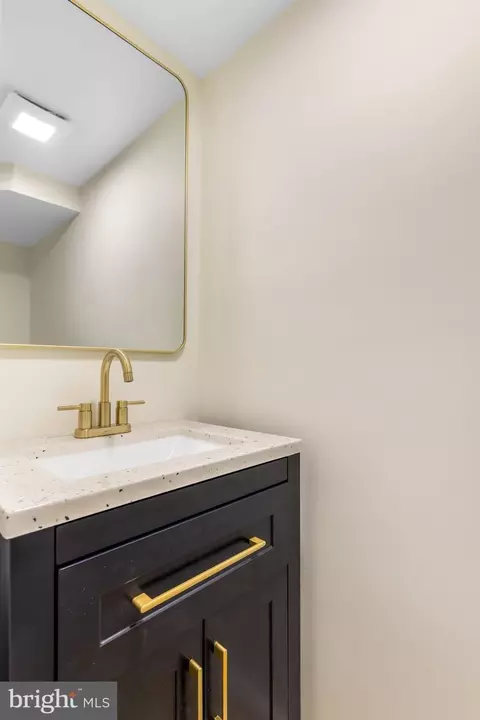 Bath - 8371 Luce Ct, Springfield, VA 22153 photo 3 of 3