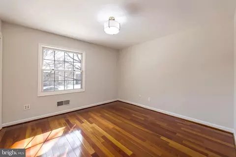 Bedroom - 8218 Carrleigh Pkwy #10, Springfield, VA 22152 photo 4 of 4