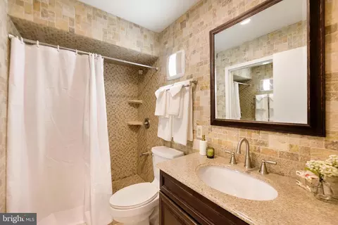Bath - 8218 Carrleigh Pkwy #10, Springfield, VA 22152 photo 2 of 2