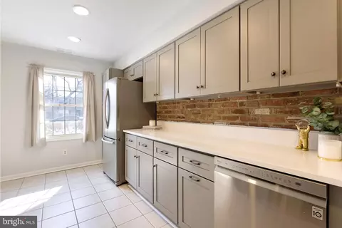 Kitchen - 8218 Carrleigh Pkwy #10, Springfield, VA 22152 photo 3 of 3