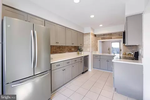 Kitchen - 8218 Carrleigh Pkwy #10, Springfield, VA 22152 photo 2 of 3
