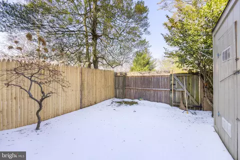 Exterior - 8218 Carrleigh Pkwy #10, Springfield, VA 22152 photo 5 of 8