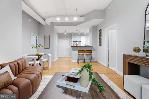 4490 Market Commons Dr #112, Fairfax, VA 22033