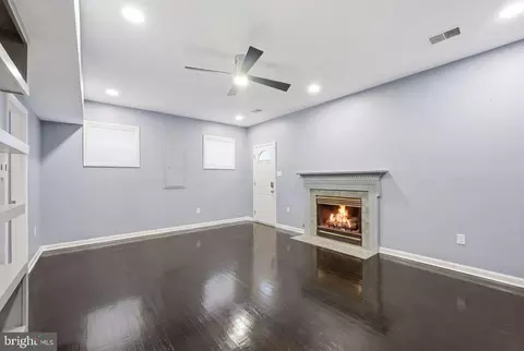Living - 1433 Buena Vista Ave, Mclean, VA 22101 photo 4 of 6