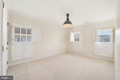 Bedroom - 1433 Buena Vista Ave, Mclean, VA 22101 photo 2 of 4