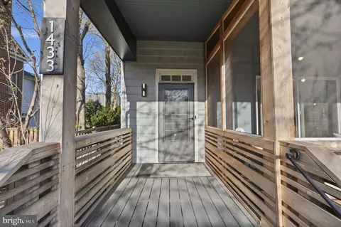 Exterior - 1433 Buena Vista Ave, Mclean, VA 22101 photo 4 of 7