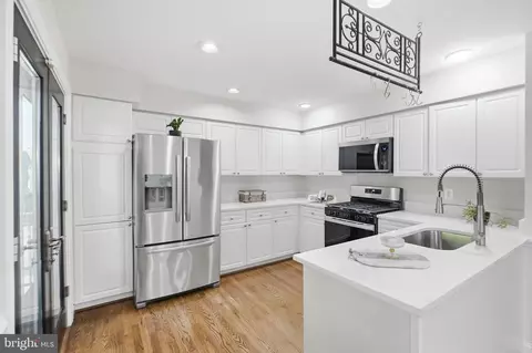Kitchen - 1433 Buena Vista Ave, Mclean, VA 22101 photo 4 of 4