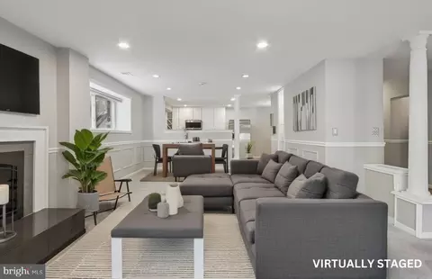 3769 Persimmon Cir, Fairfax, VA 22031