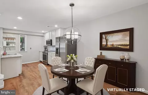 3769 Persimmon Cir, Fairfax, VA 22031