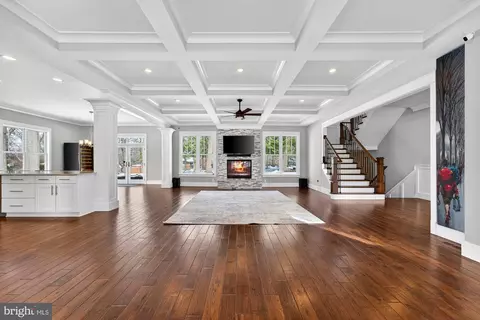 Living - 9222 Brian Dr, Vienna, VA 22180 photo 4 of 12