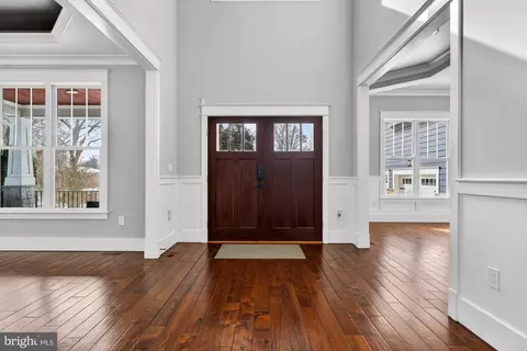 Entry Way - 9222 Brian Dr, Vienna, VA 22180 photo 3 of 23