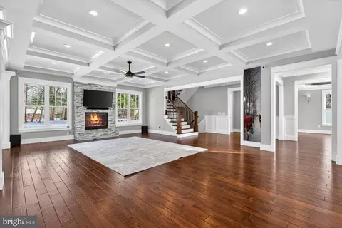 Living - 9222 Brian Dr, Vienna, VA 22180 photo 5 of 12
