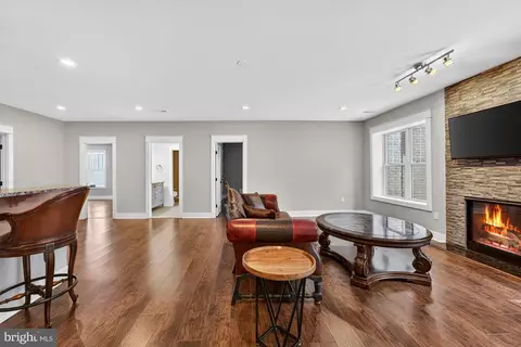 Living - 9222 Brian Dr, Vienna, VA 22180 photo 9 of 12