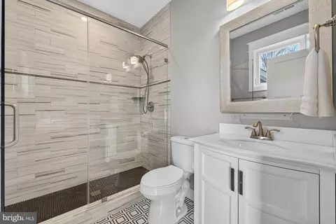 Bath - 9222 Brian Dr, Vienna, VA 22180 photo 8 of 10
