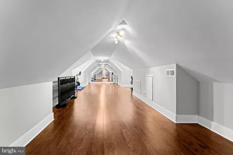 Entry Way - 9222 Brian Dr, Vienna, VA 22180 photo 21 of 23