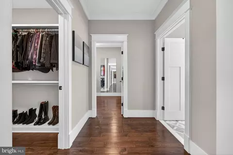 Entry Way - 9222 Brian Dr, Vienna, VA 22180 photo 18 of 23
