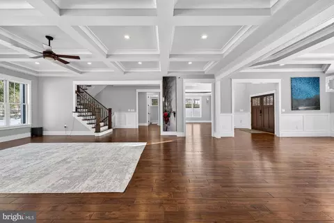 Living - 9222 Brian Dr, Vienna, VA 22180 photo 6 of 12