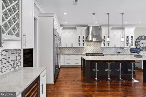 Kitchen - 9222 Brian Dr, Vienna, VA 22180 photo 2 of 10