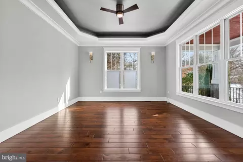 Living - 9222 Brian Dr, Vienna, VA 22180 photo 2 of 12