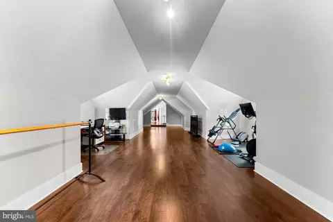 Entry Way - 9222 Brian Dr, Vienna, VA 22180 photo 19 of 23