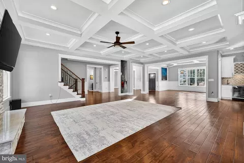 Living - 9222 Brian Dr, Vienna, VA 22180 photo 7 of 12