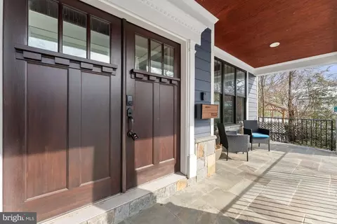 Exterior - 9222 Brian Dr, Vienna, VA 22180 photo 8 of 10