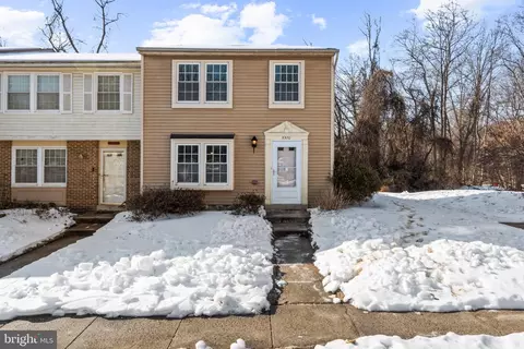 5570 Caithness Ct, Fairfax, VA 22032